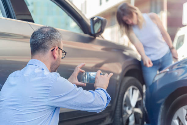 Professional Liability Car Insurance technician working in Farmington Hills, MI